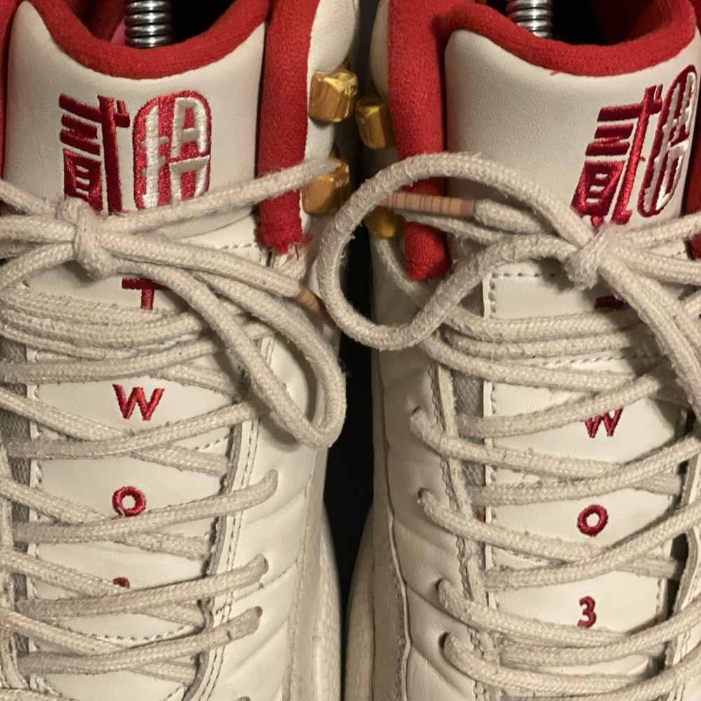 Jordan 12 - Picture 2 of 6